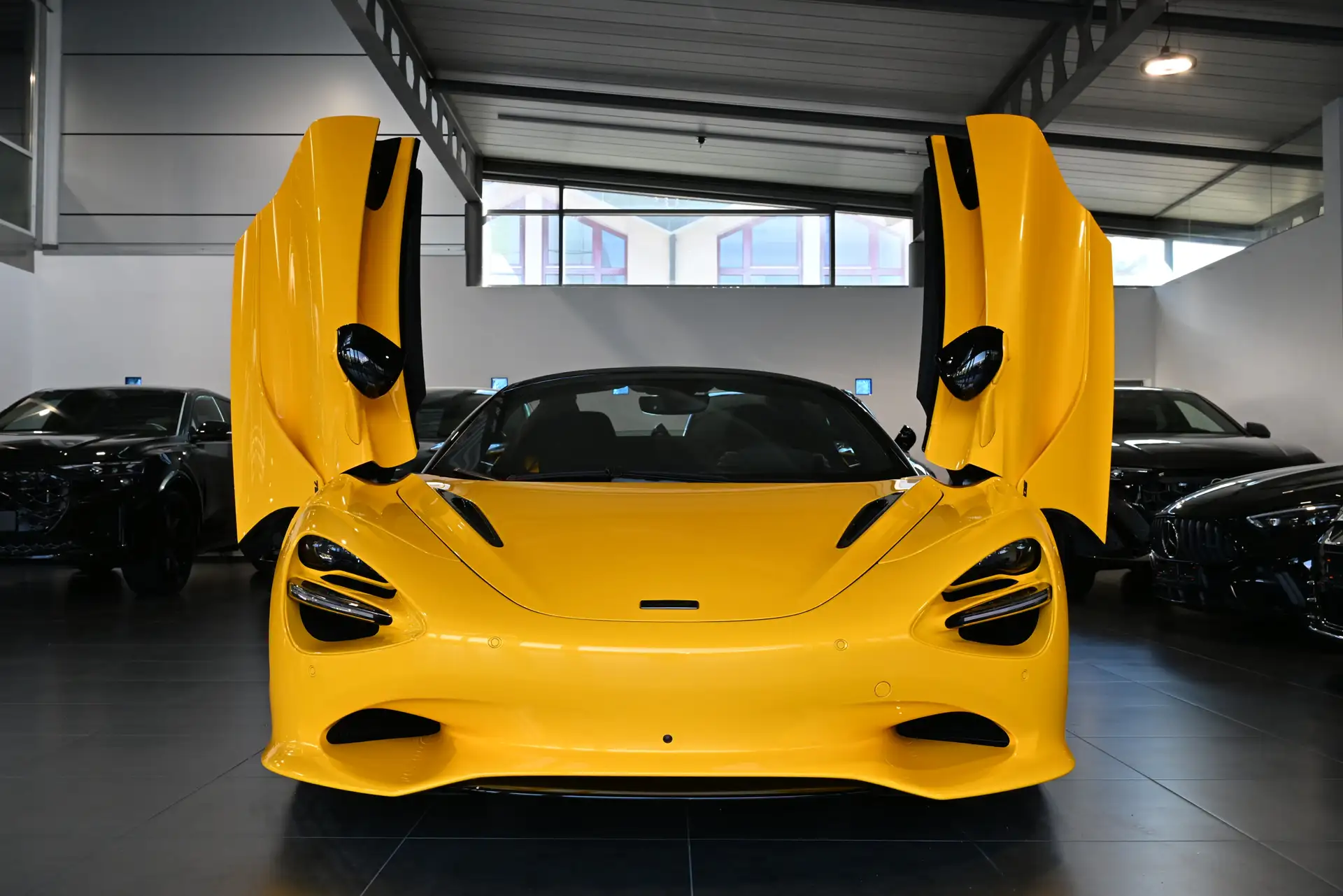 맥라렌 750S 750 2026 노랑 사진 5