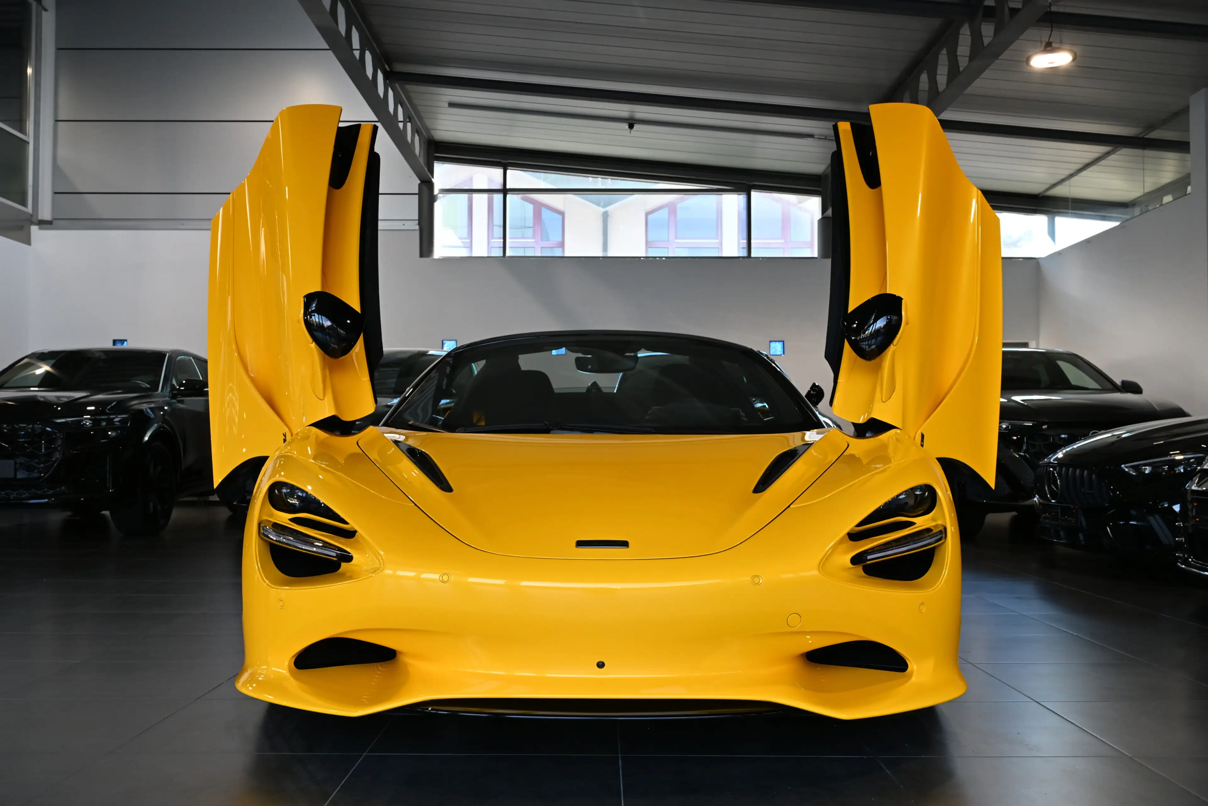 McLaren 750S Spider MSO Volcano Yellow Full Alcantara — photo 5