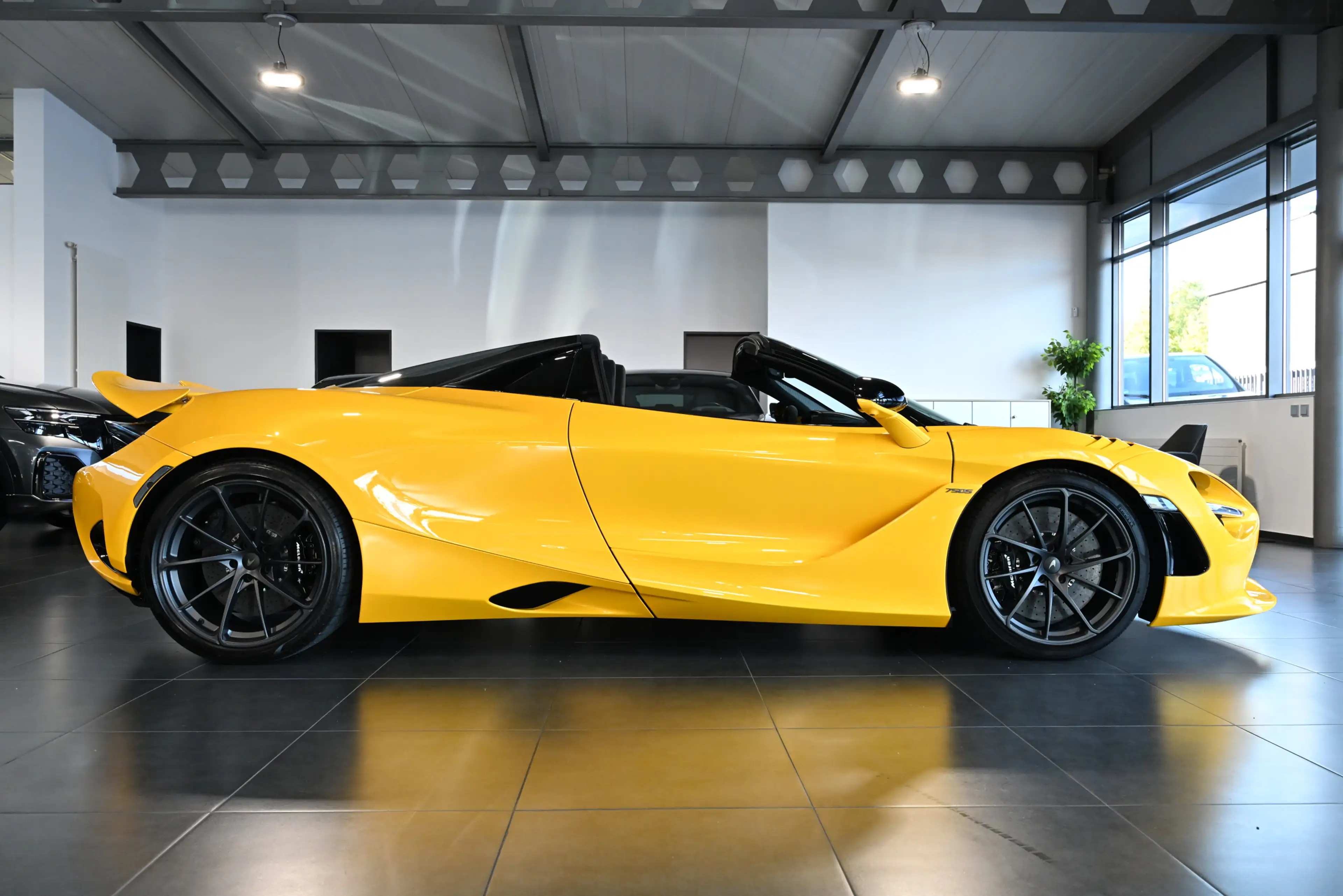 McLaren 750S Spider MSO Volcano Yellow Full Alcantara — photo 12