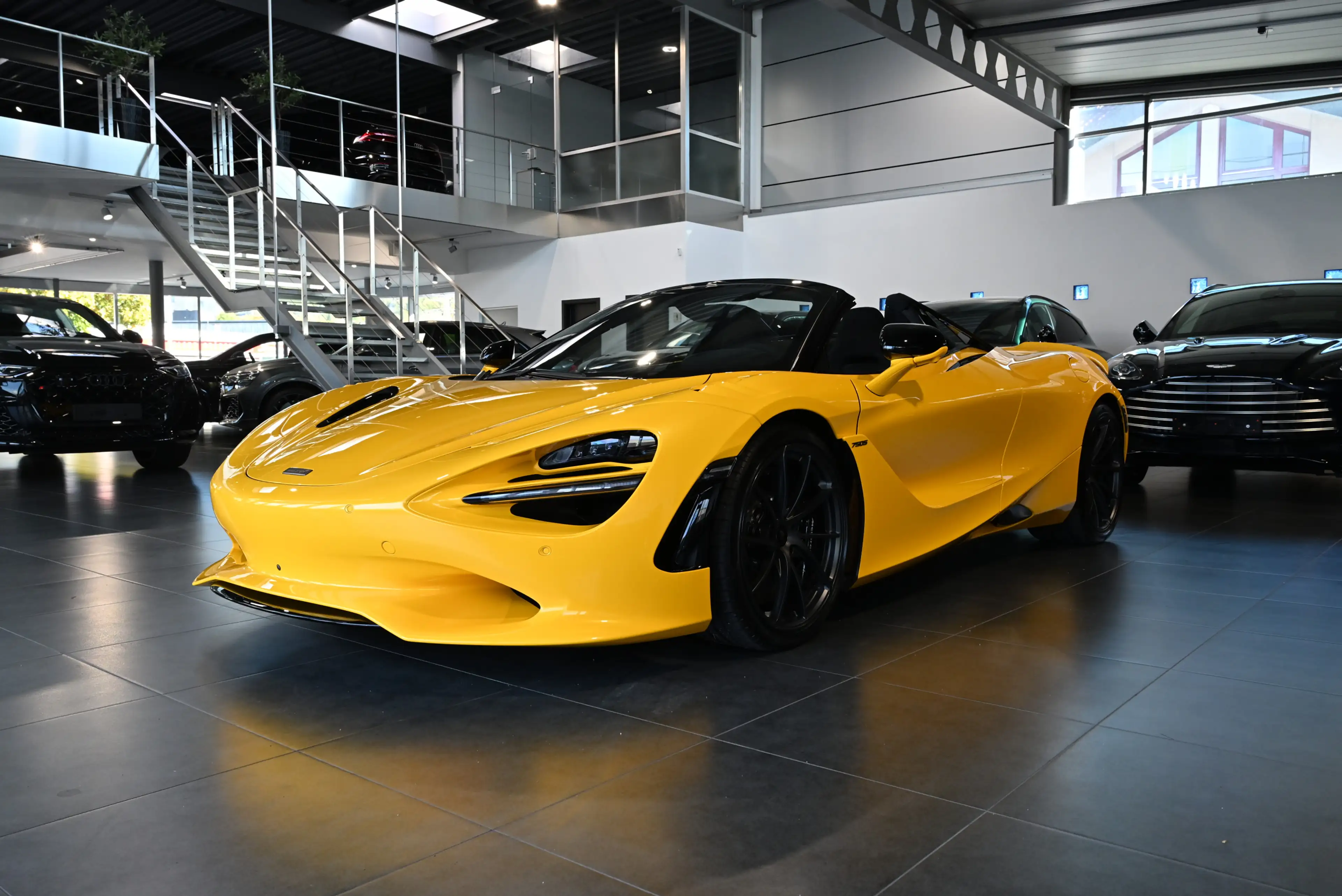 McLaren 750S Spider MSO Volcano Yellow Full Alcantara — photo 10