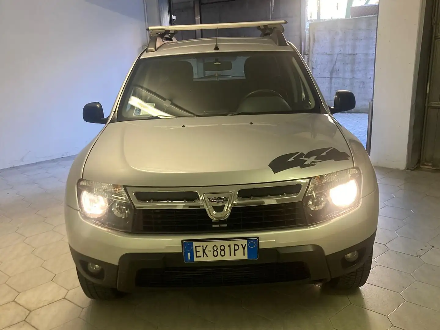 Dacia Duster Duster I 2010 1.5 dci Laureate 4x4 90cv Silber - 1