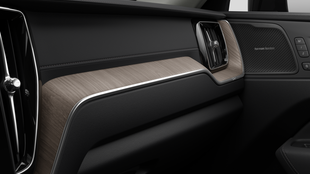 2026 Volvo XC60 T8 AWD Ultra Dark Theme thumb 9