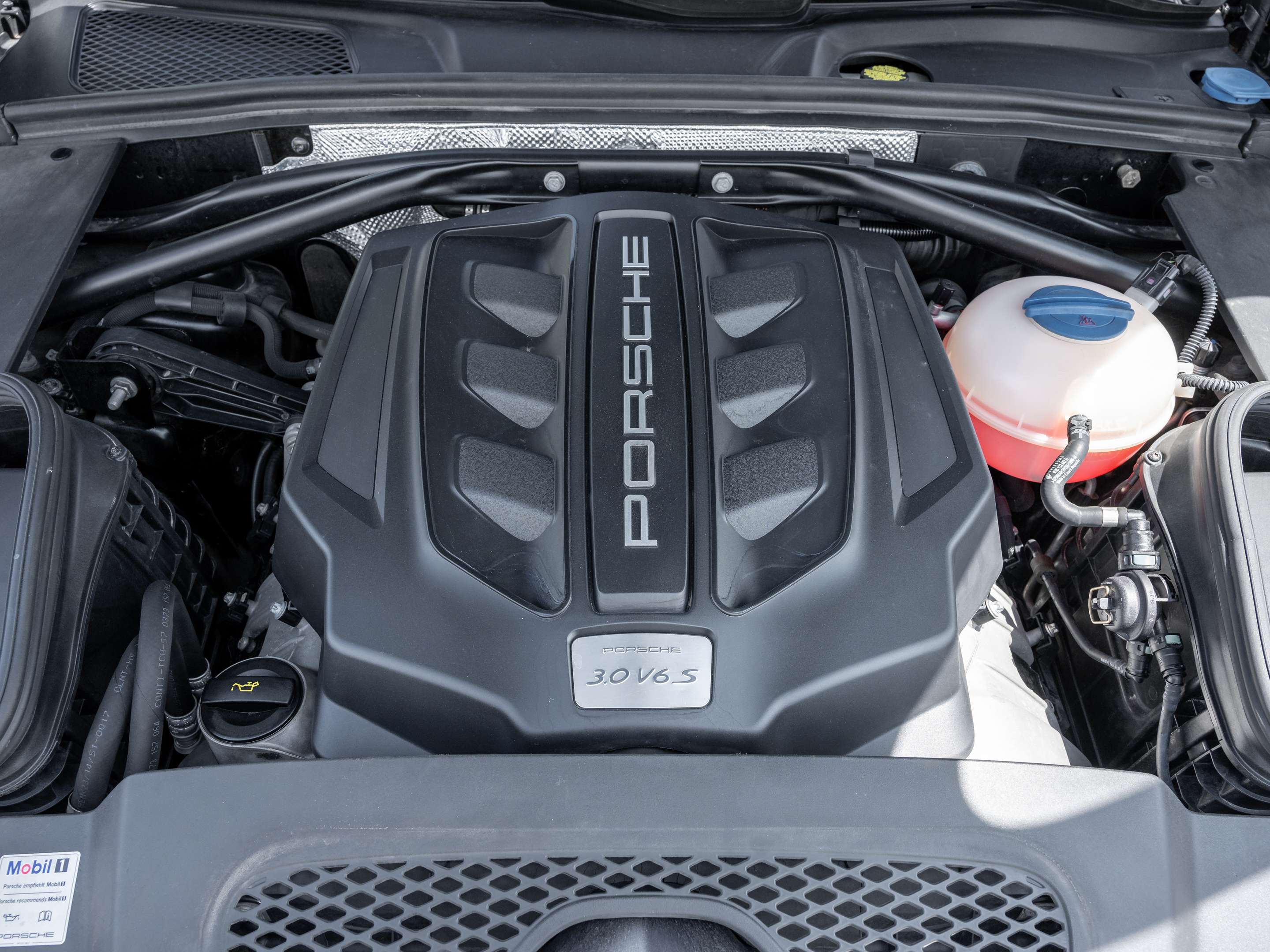 2015 Porsche Macan S | 340 Horsepower | No Accidents thumb 32