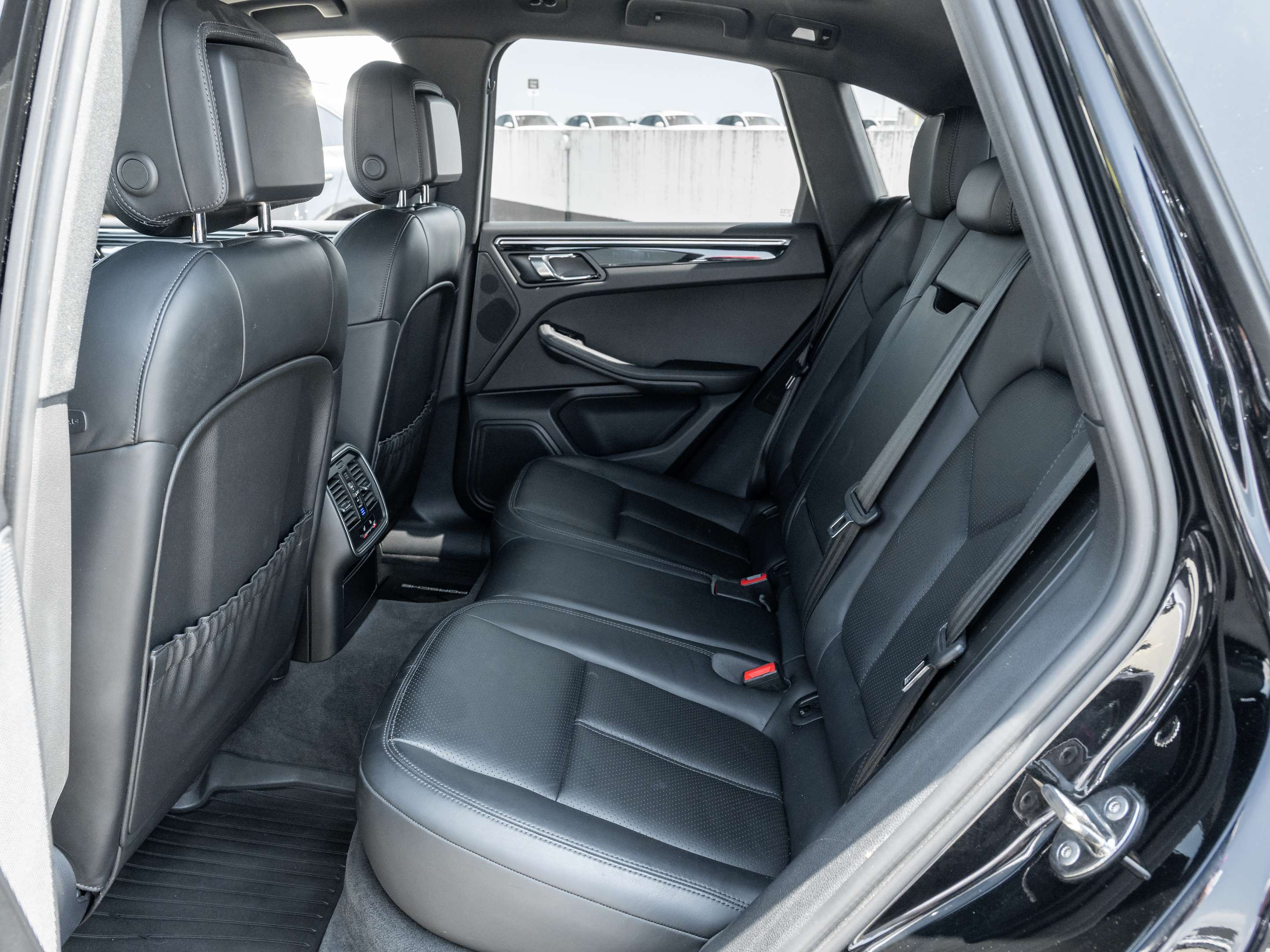 2015 Porsche Macan S | 340 Horsepower | No Accidents thumb 27