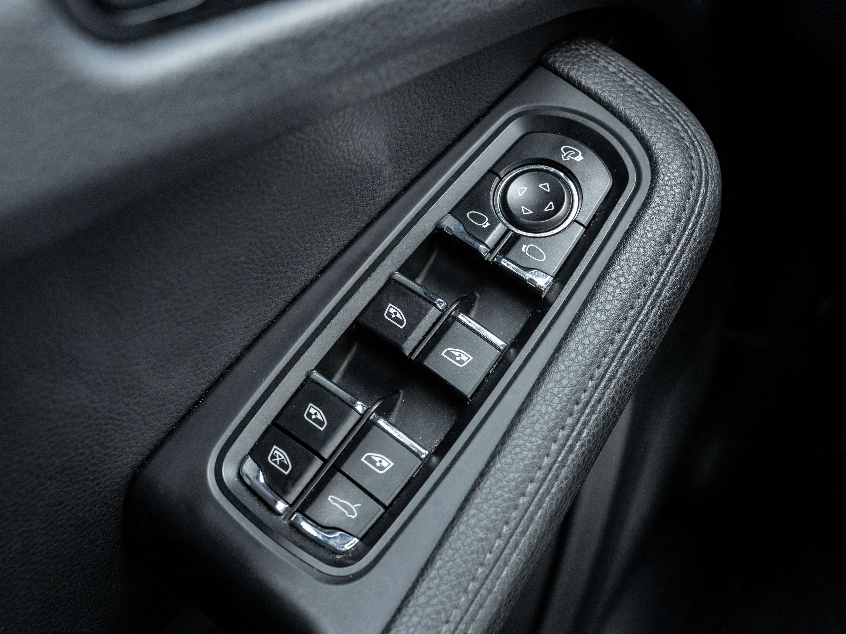 2015 Porsche Macan S | 340 Horsepower | No Accidents thumb 18