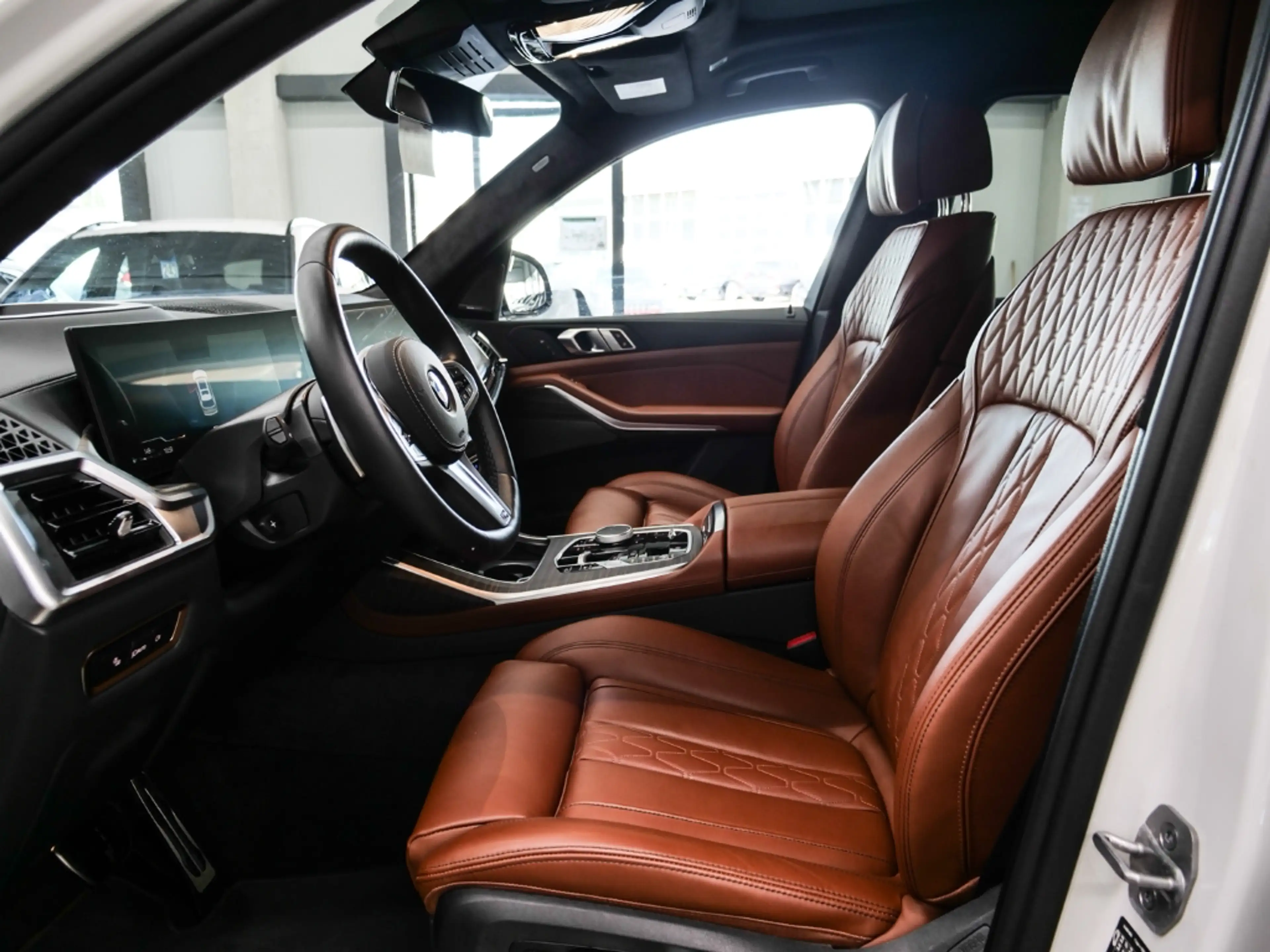 BMW X7 xDrive 40i M Sport Park-Assistent Sportpaket Luftf — photo 9