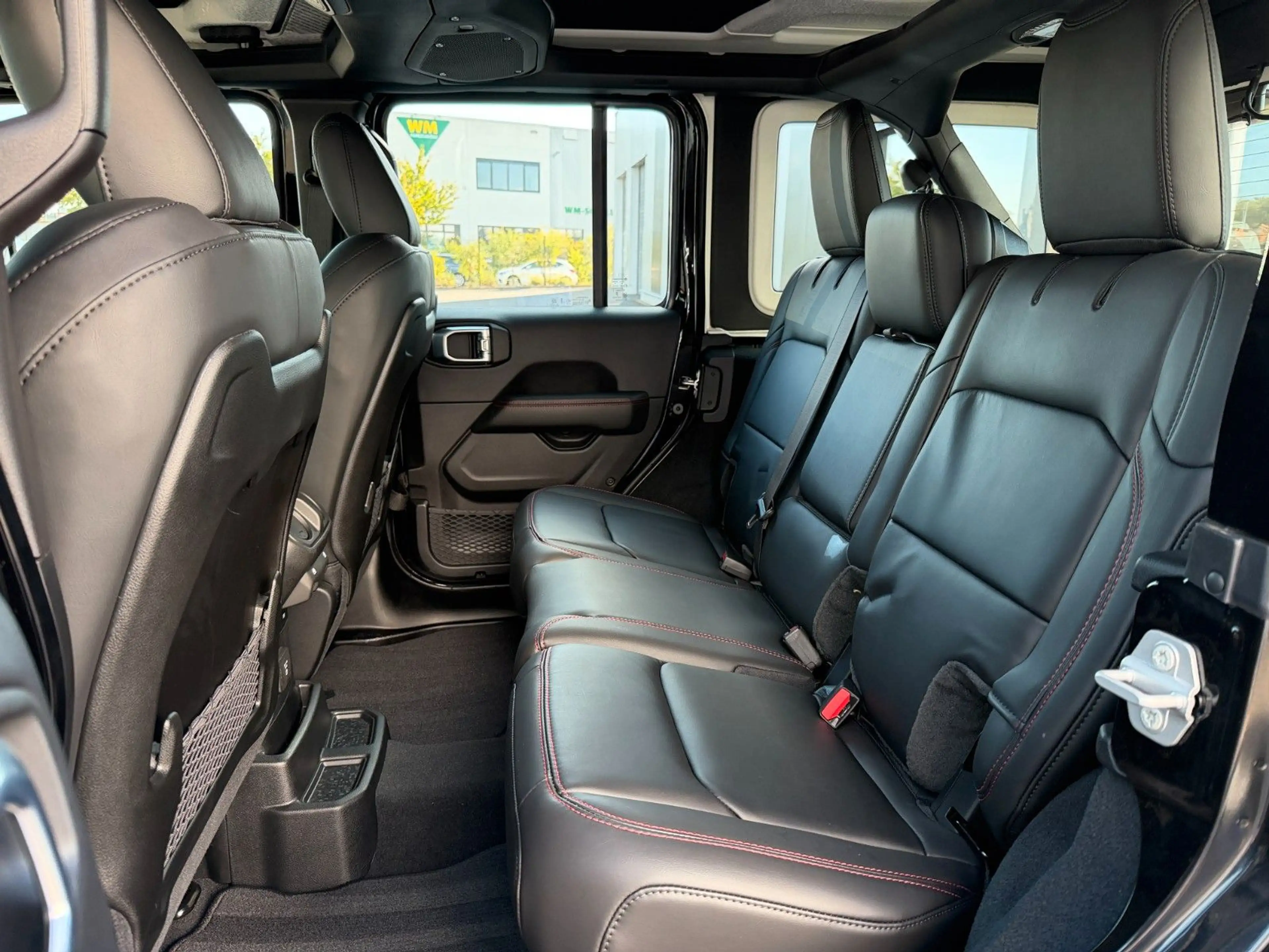 Jeep Wrangler WRANGLER 2026 UNLIMITED RUBICON 35 XTREME AHK — photo 12