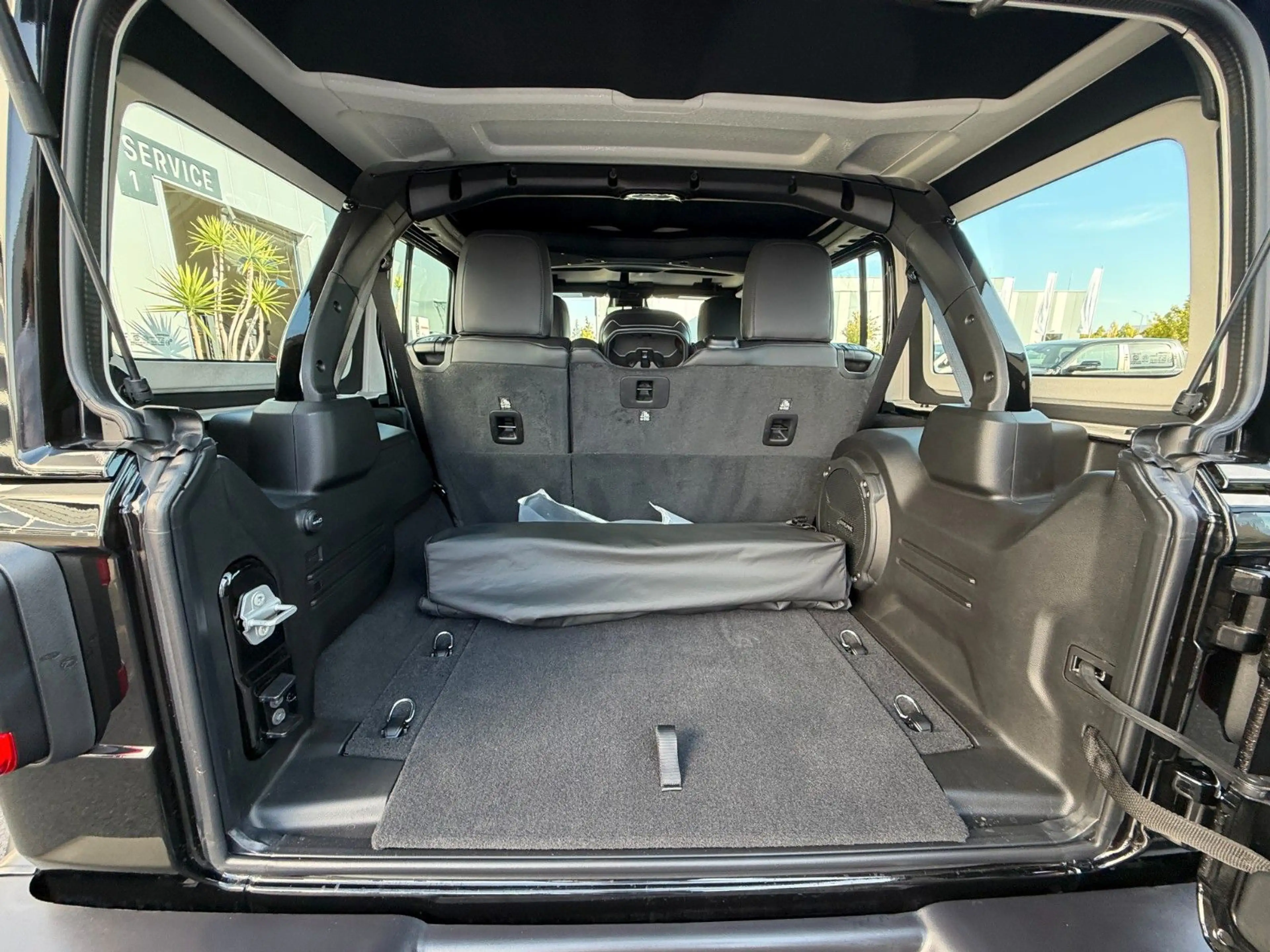 Jeep Wrangler WRANGLER 2026 UNLIMITED RUBICON 35 XTREME AHK — photo 9