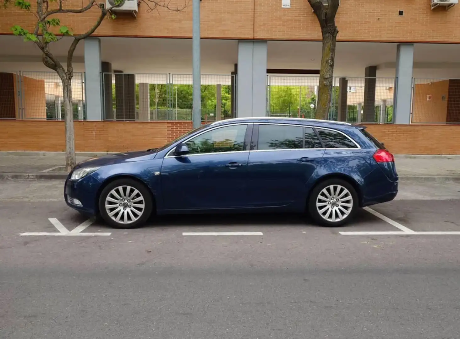 Opel Insignia 2.0 CDTI Sports Tourer Sport - 2