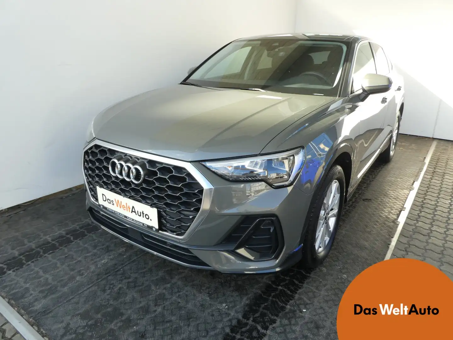 Audi Q3 35 TFSI Grau - 1