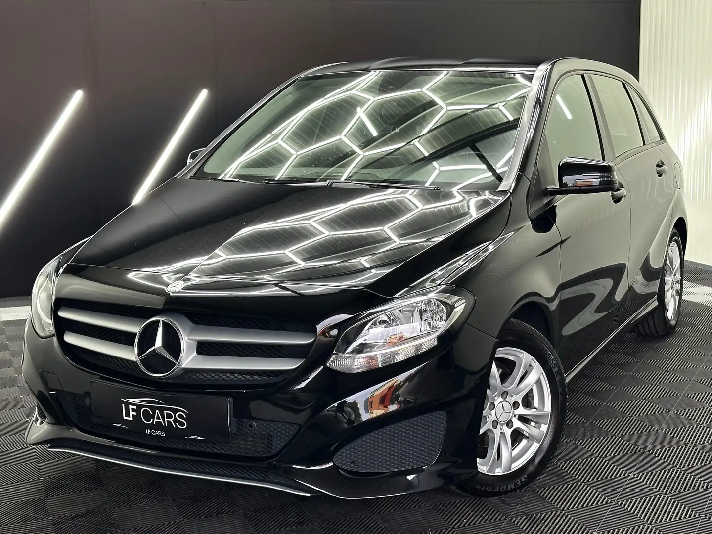Mercedes-Benz B 180 B 180 CDI *8-fach bereift *Service gepflegt Schwarz - 1