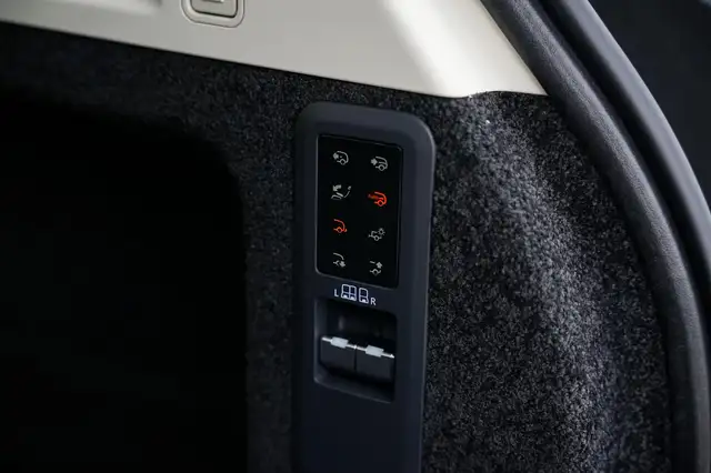 Land Rover Range Rover view 29