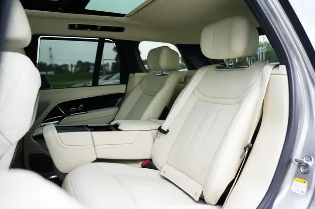 Land Rover Range Rover view 26