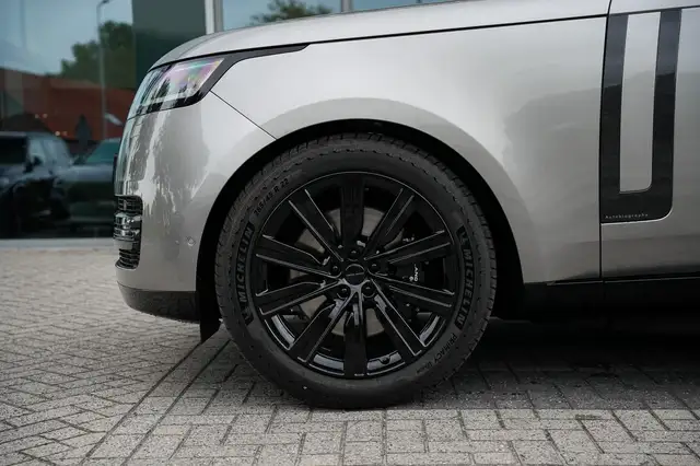 Land Rover Range Rover view 7