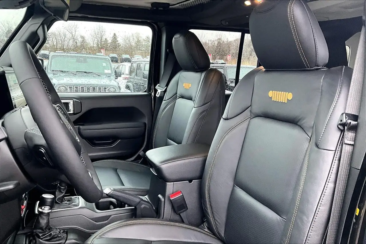 Jeep Wrangler снимка Jeep Wrangler