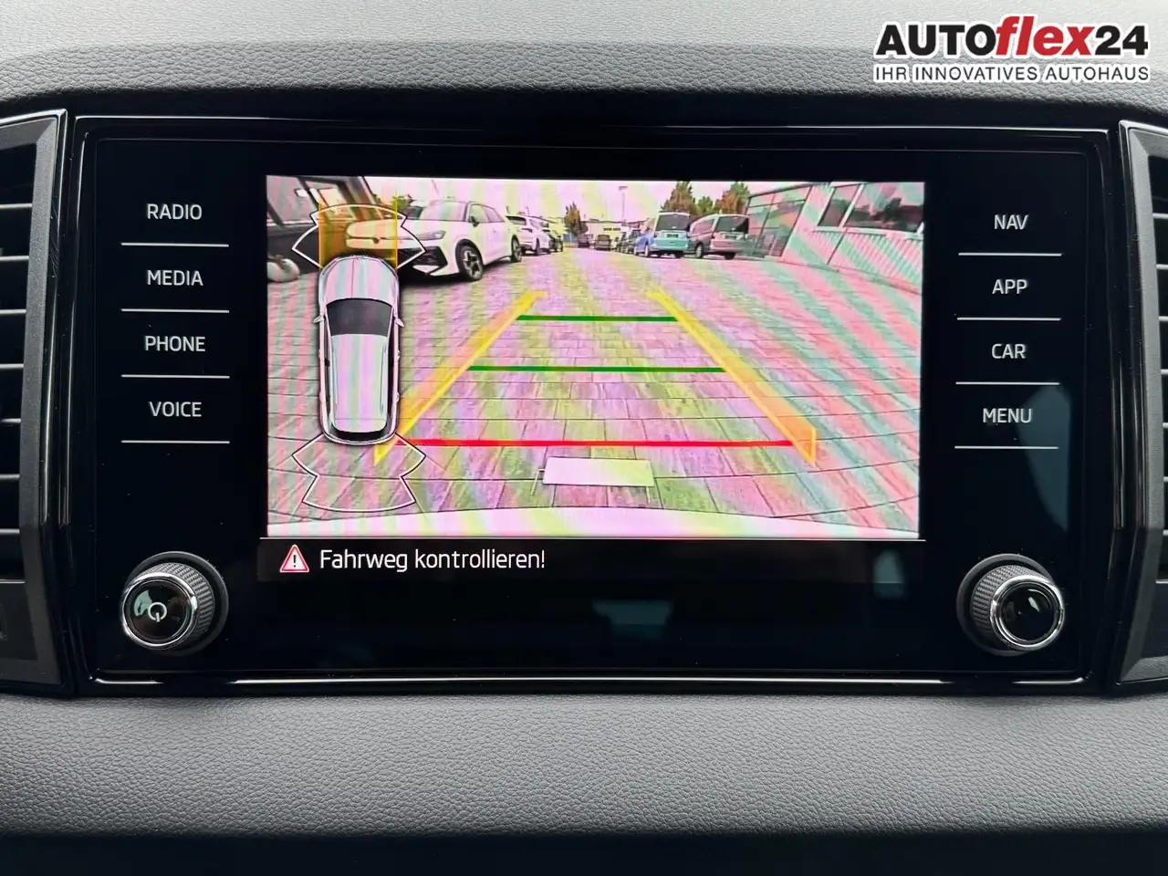 Skoda Karoq Sportline 1,5 TSI DSG 2ZKlimaautomatik Canton A..., миниатюра 18