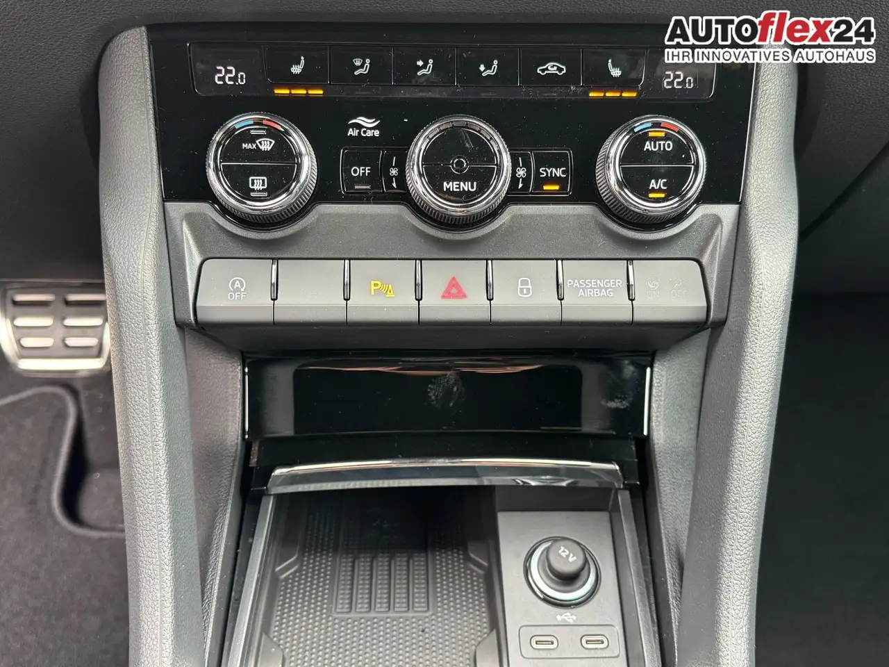 Skoda Karoq Sportline 1,5 TSI DSG 2ZKlimaautomatik Canton A..., миниатюра 17