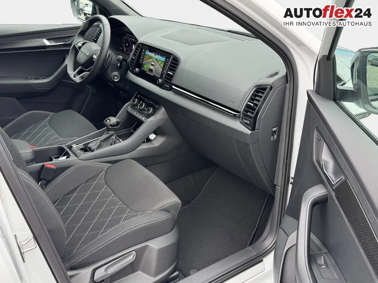 Skoda Karoq Sportline 1,5 TSI DSG 2ZKlimaautomatik Canton A..., миниатюра 10