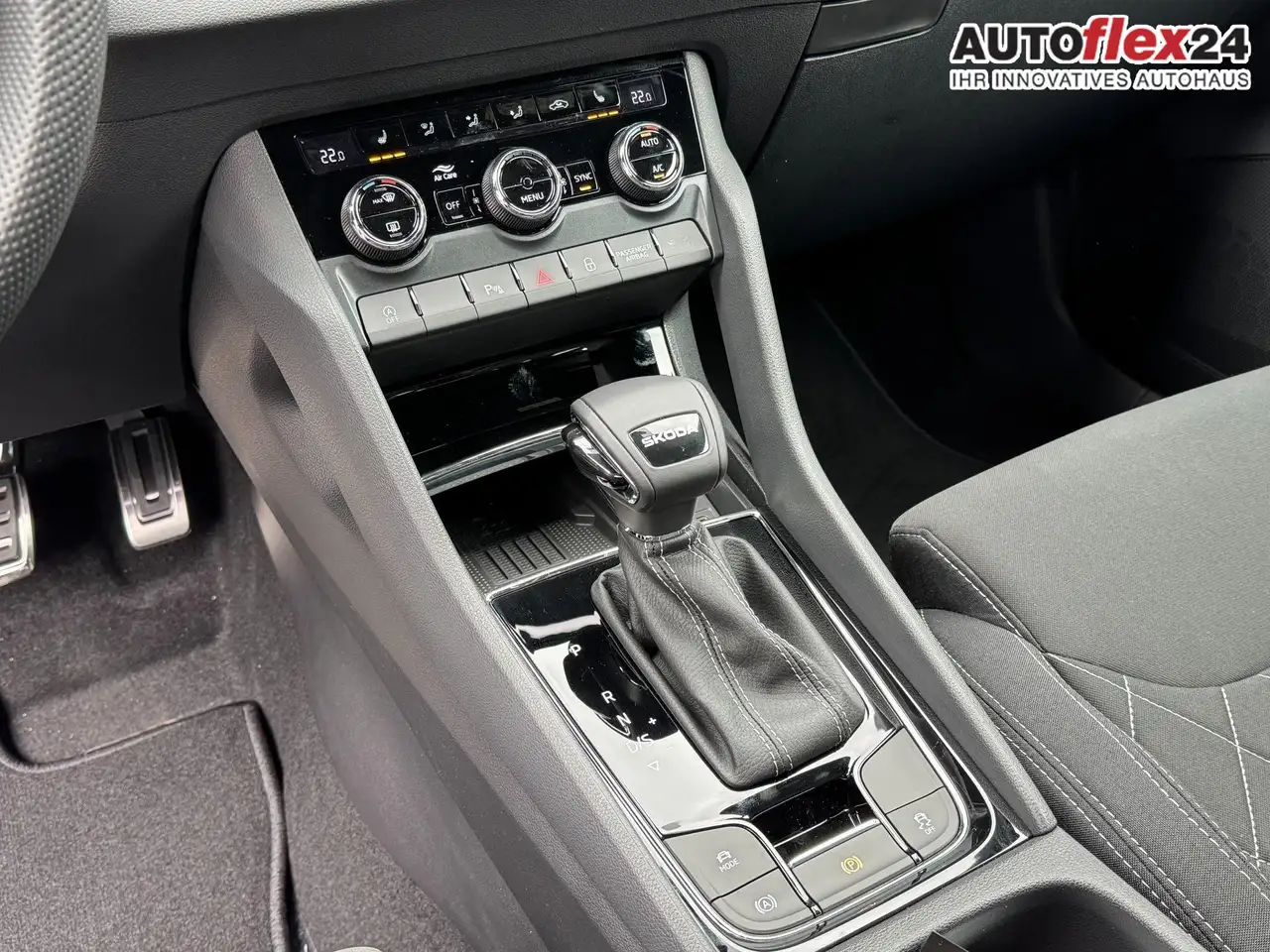 Skoda Karoq Sportline 1,5 TSI DSG 2ZKlimaautomatik Canton A..., миниатюра 16
