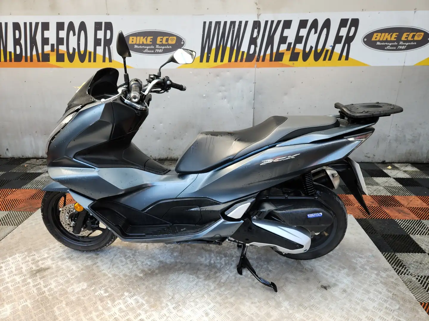 Honda PCX 125 Gris - 2