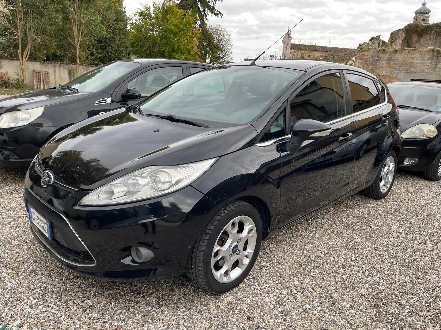 Ford Fiesta Fiesta 5p 1.3 Ghia Nero - 1