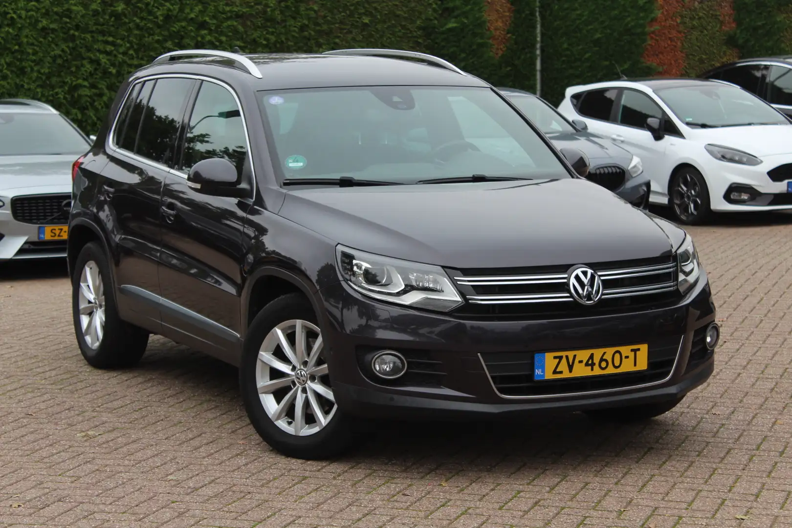 Volkswagen Tiguan 1.4 TSI R-Line Edition / Trekhaak / Keyless / Navi Gris - 1