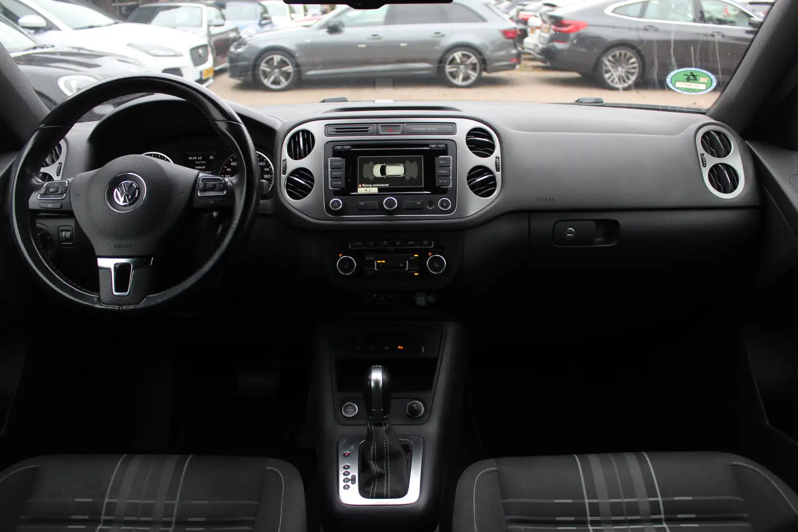 Volkswagen Tiguan 1.4 TSI R-Line Edition / Trekhaak / Keyless / Navi Gris - 2