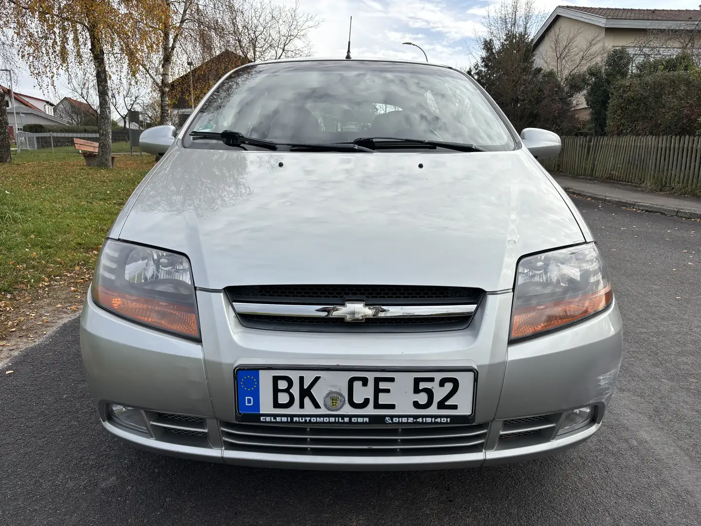 Chevrolet Kalos 1.4 16V SX 5-Türer & AHK Klimaanlage Technisch gu Silber - 2