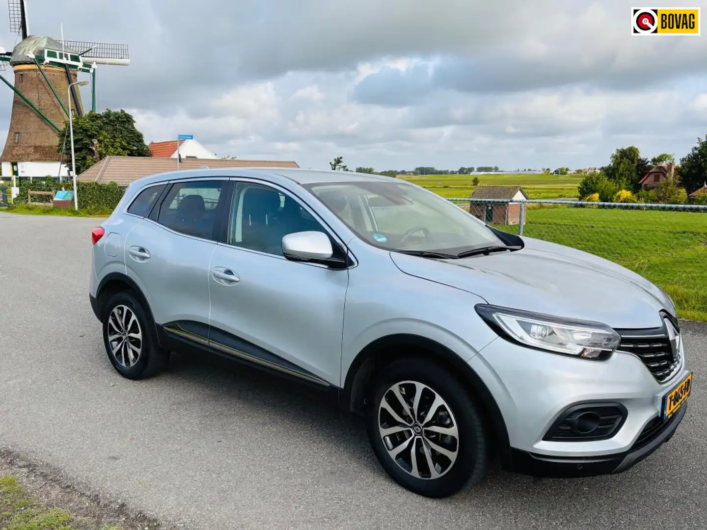 Renault Kadjar 1.3 TCe Equilibre Grijs - 1