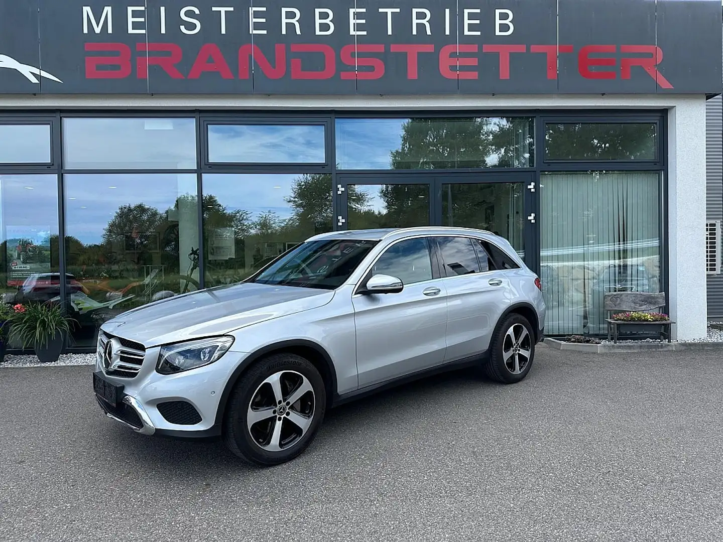 Mercedes-Benz GLC 250 4MATIC Aut. Silber - 1