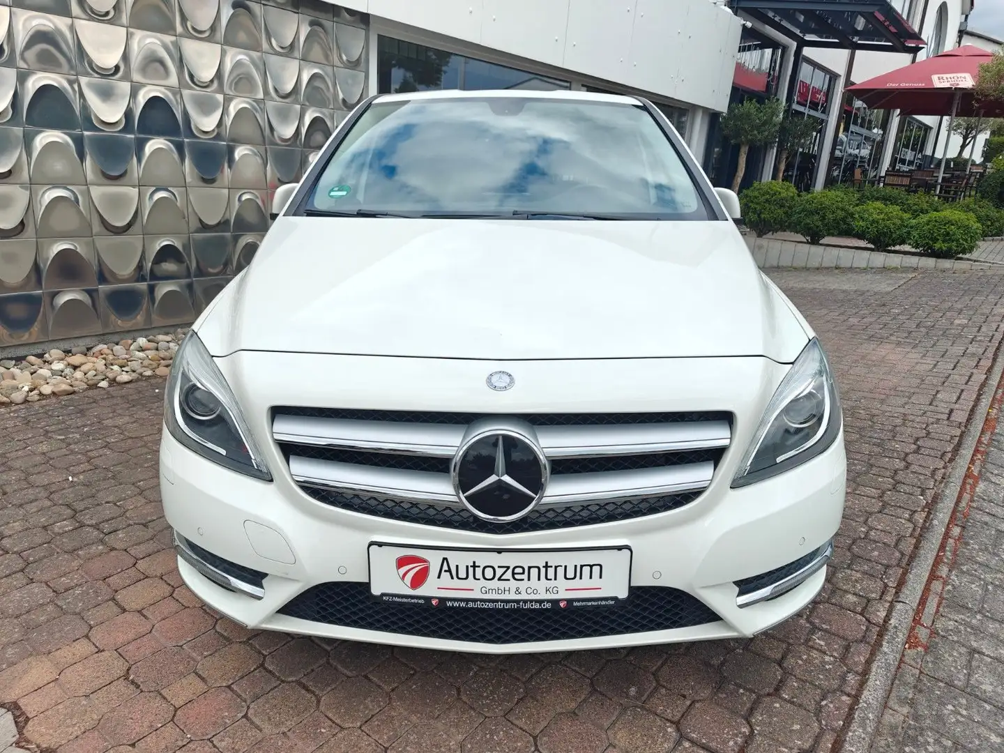 Mercedes-Benz B 180 B -Klasse B 180 Edition 1 Blanc - 2