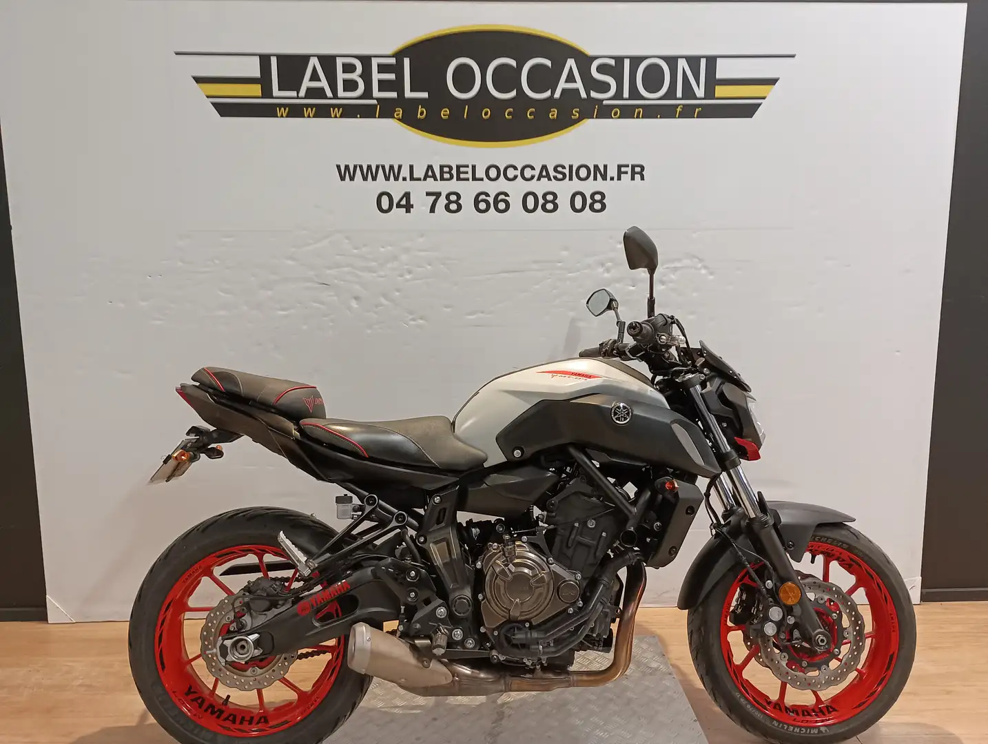 Yamaha MT-07 Gris - 1