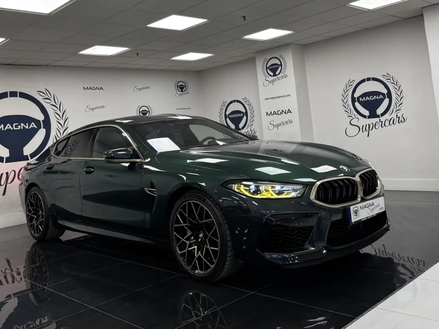 BMW M8 Competition Coupé Verde - 1