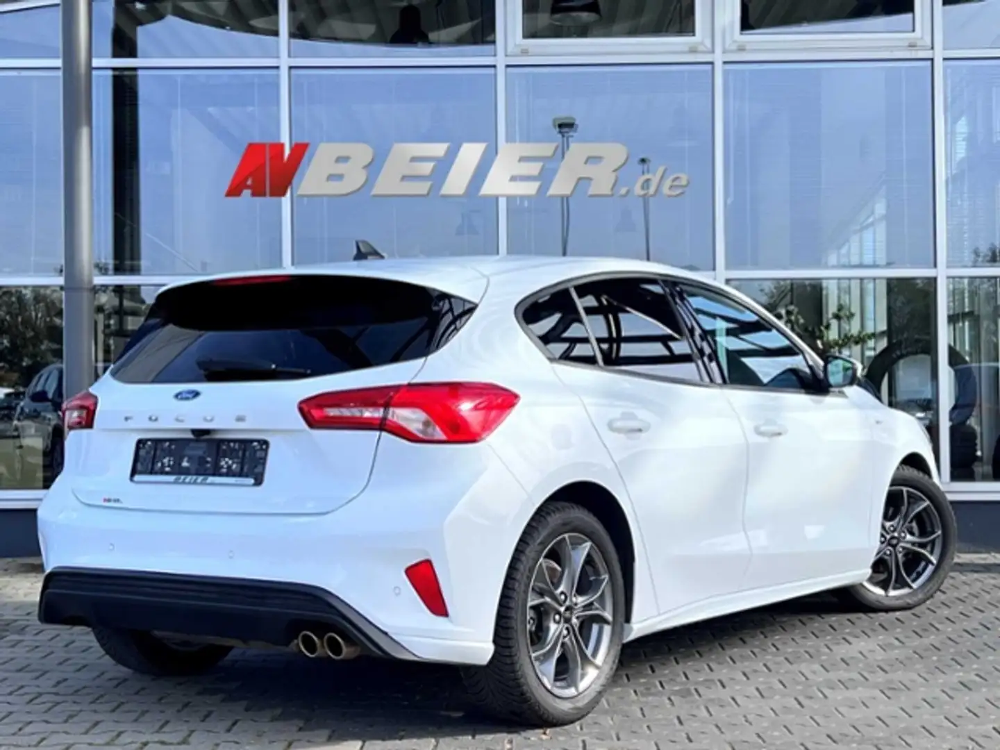 Ford Focus ST-Line automatik LED ToT Winkel SHZ 2x PDC Wit - 2