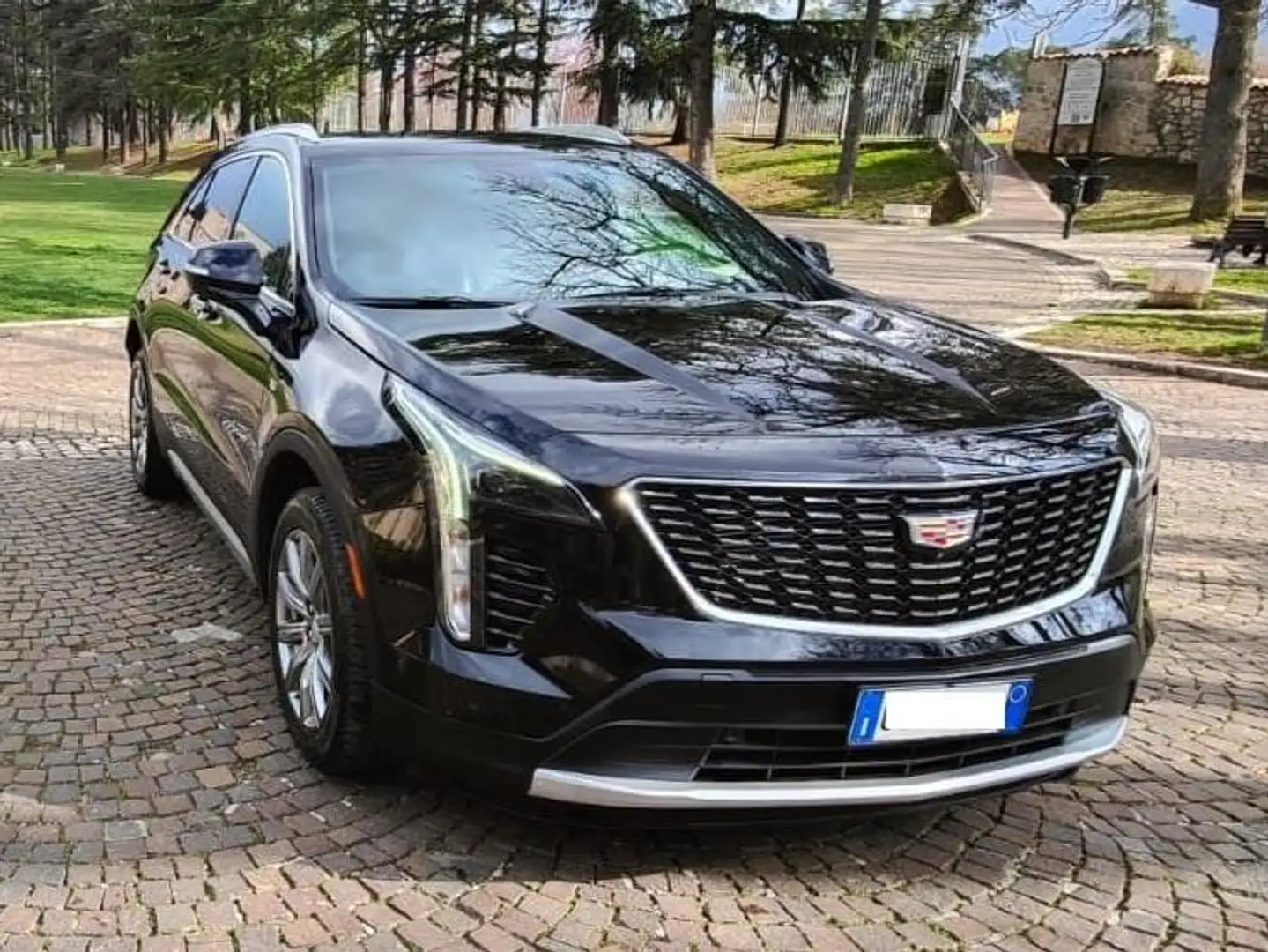 Cadillac XT4 XT4 2.0 td Premium Luxury fwd auto Fekete - 1