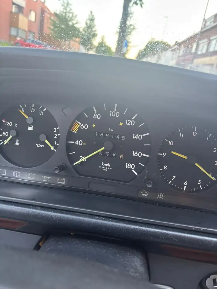 Mercedes-Benz E 200, foto 2