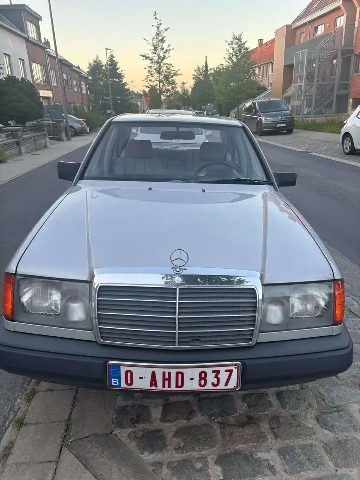 Mercedes-Benz E 200, foto 9