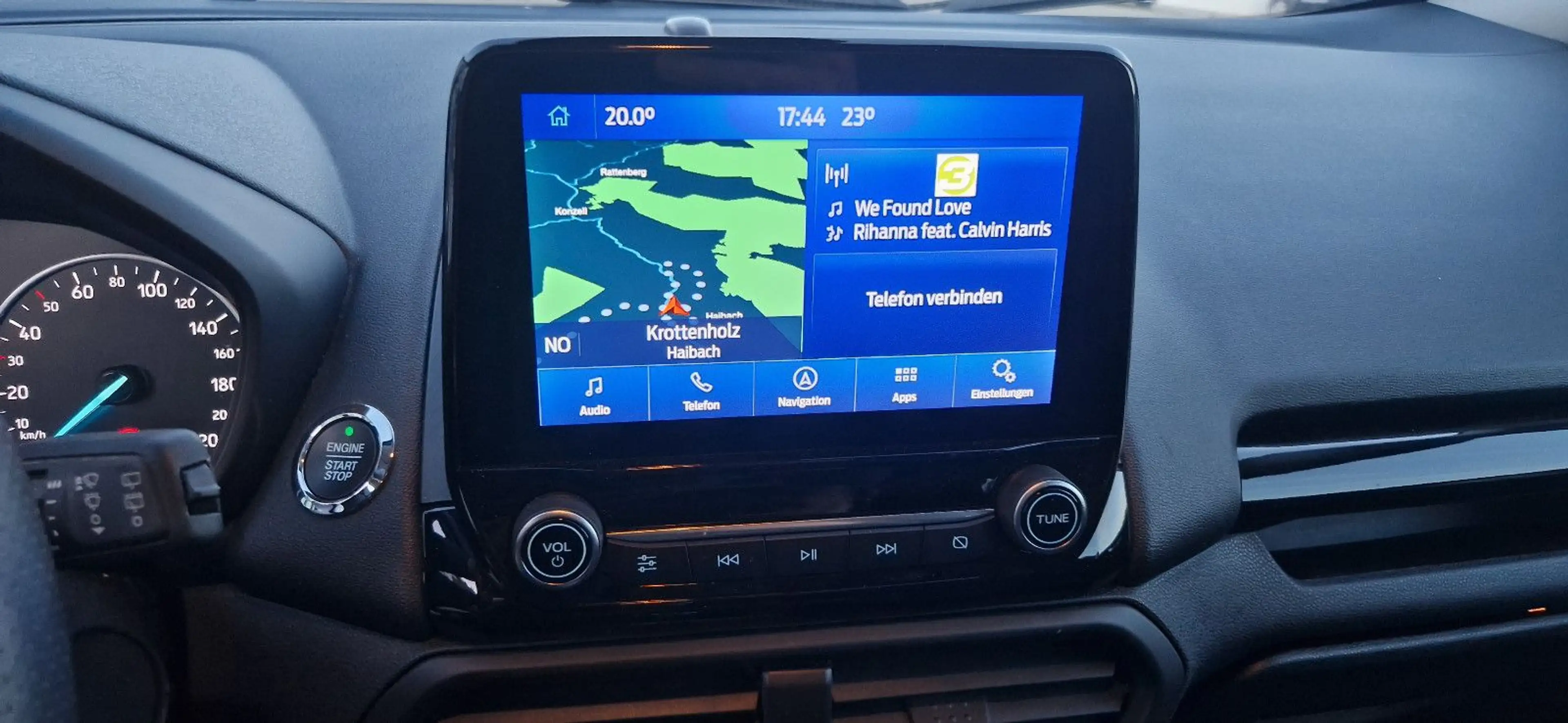 Ford EcoSport ST-Line — photo 14
