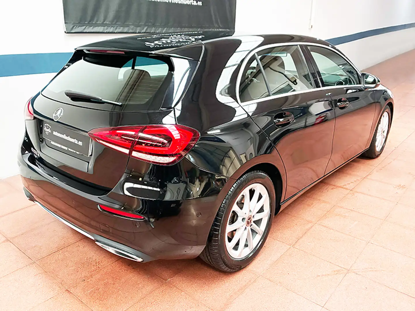 Mercedes-Benz A 180 180d 7G-DCT Negro - 2