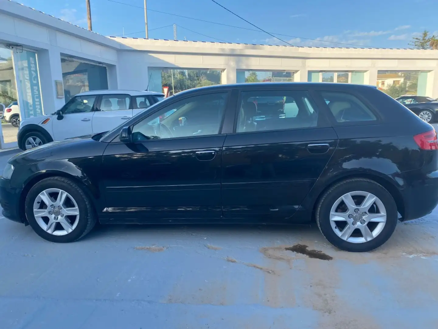 Audi A3 Sportback 2.0TDI Ambiente S-Tronic 150 Schwarz - 2