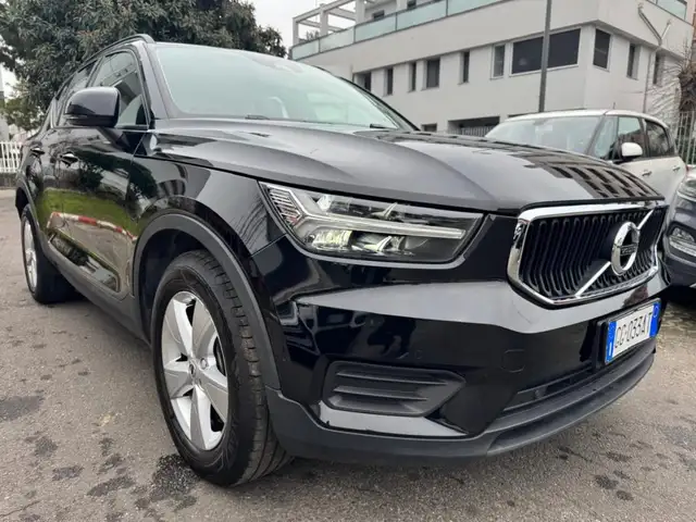 Volvo XC40 view 5