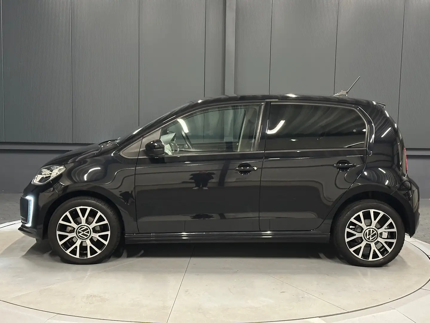 Volkswagen e-up! e-up! Style Plus *ALU 16Zoll*KAMERA*Sitzhzg* Schwarz - 2