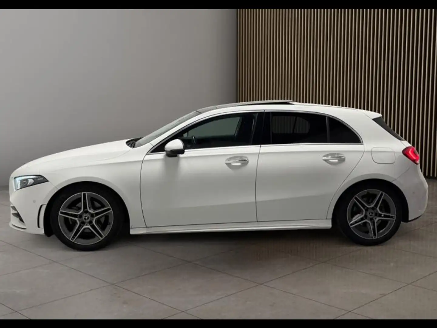 Mercedes-Benz A 200 200 163ch AMG Line 7G-DCT Blanc - 2