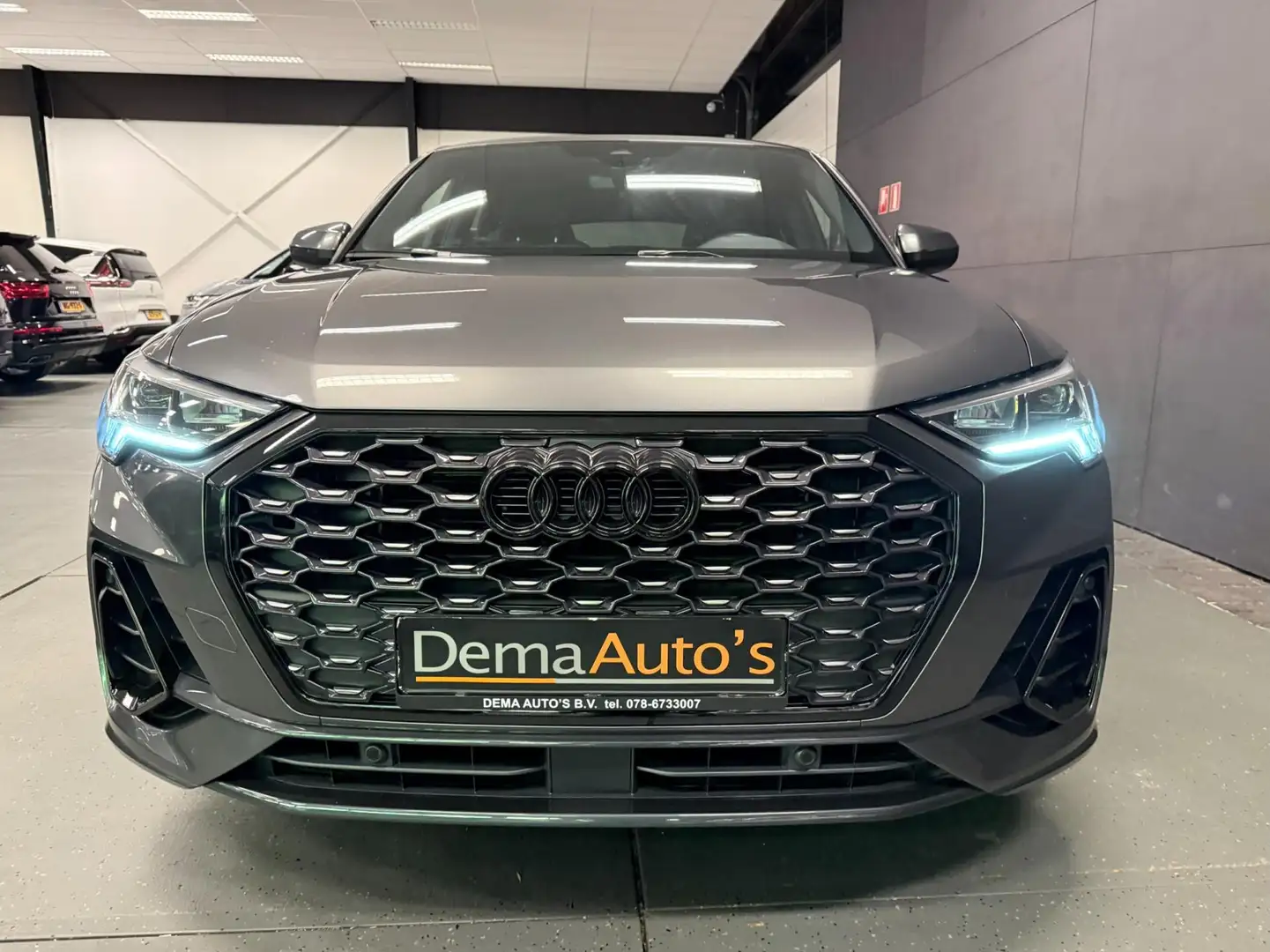 Audi Q3 Sportback 35 TFSI S-LINE BLACK-LINE V-COCKPIT/DAB/ Grijs - 2