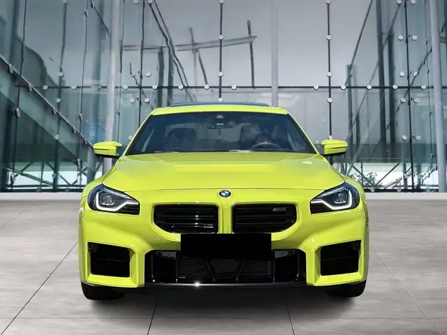BMW M2 view 2