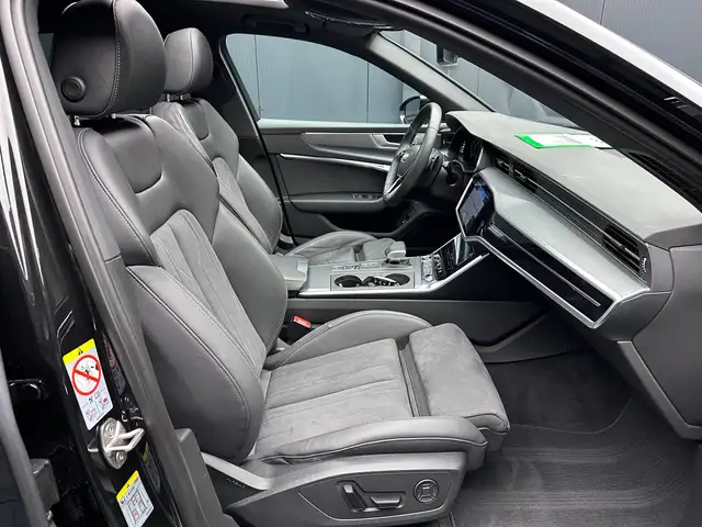 Audi A6 view 11