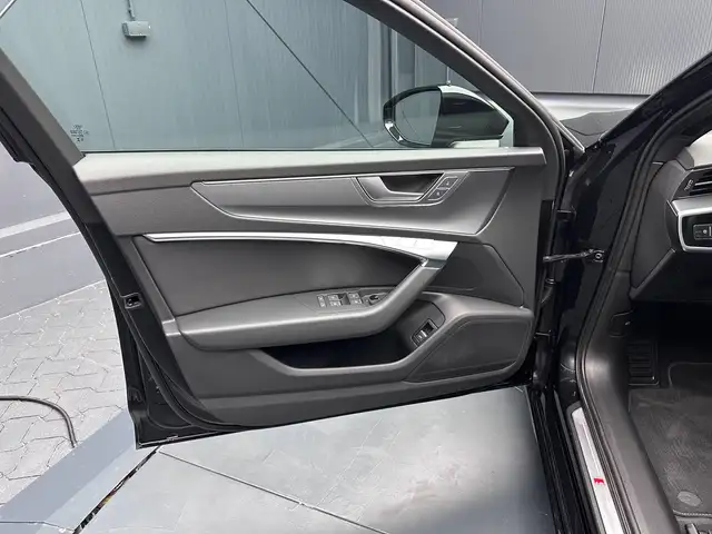 Audi A6 view 14