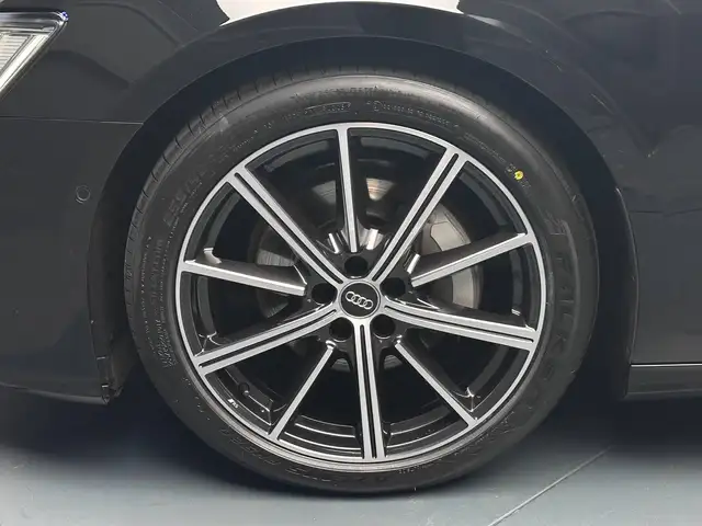 Audi A6 view 9