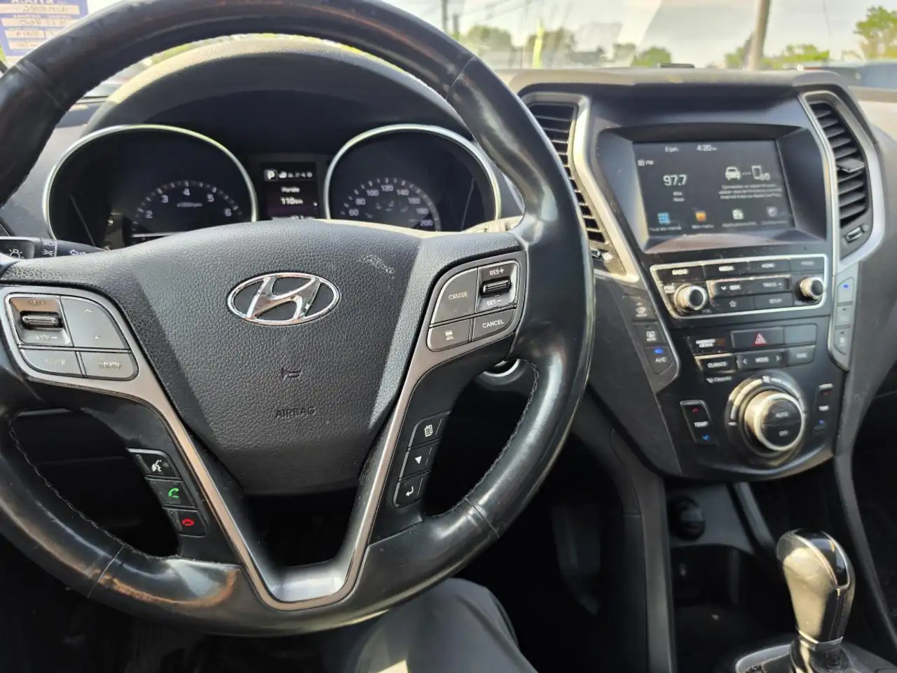 Hyundai SANTA FE снимка Hyundai SANTA FE