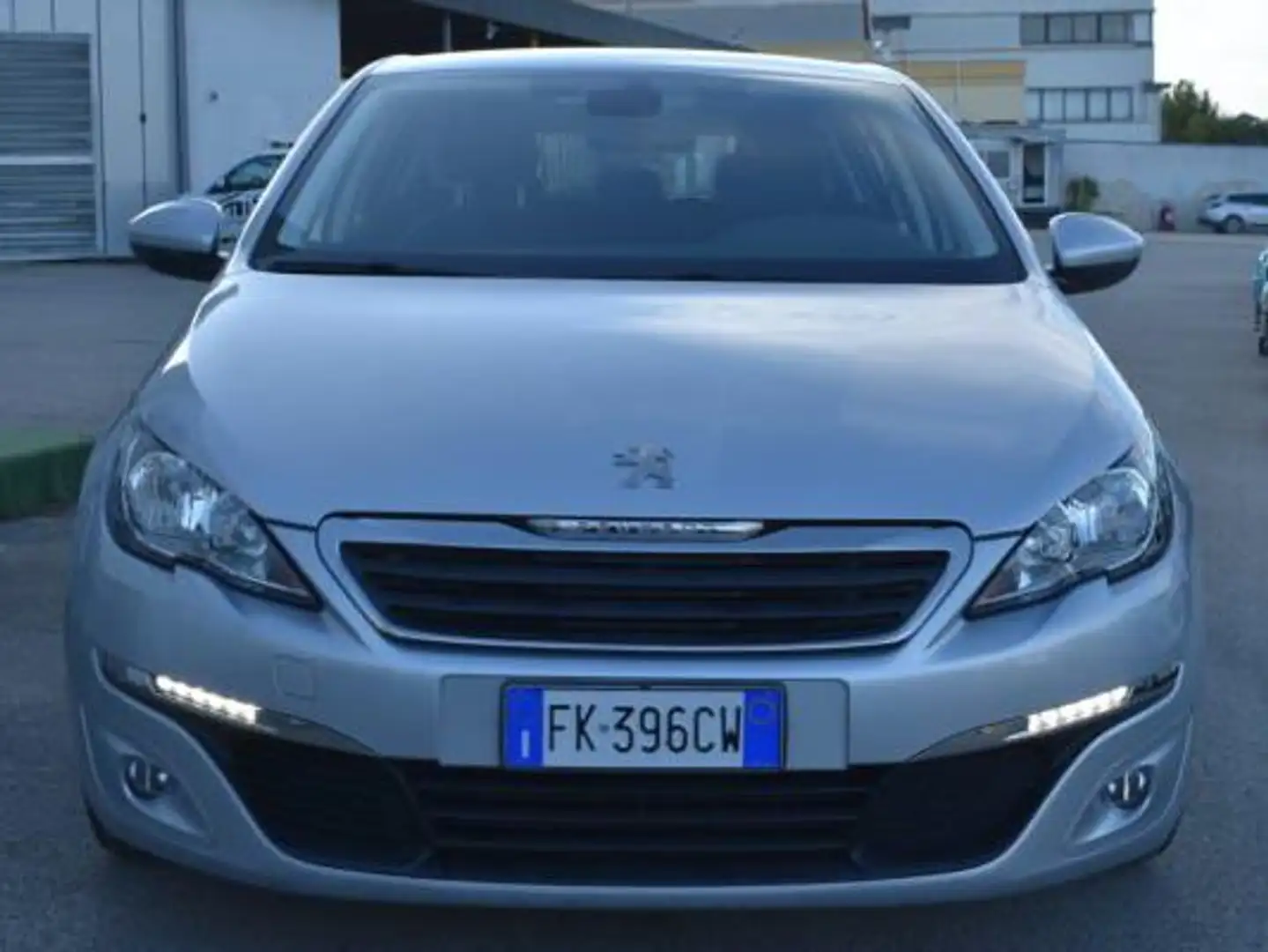 Peugeot 308 308 5p 1.6 bluehdi 5p. Allure PROMOFIN- 08/2017 Plateado - 2